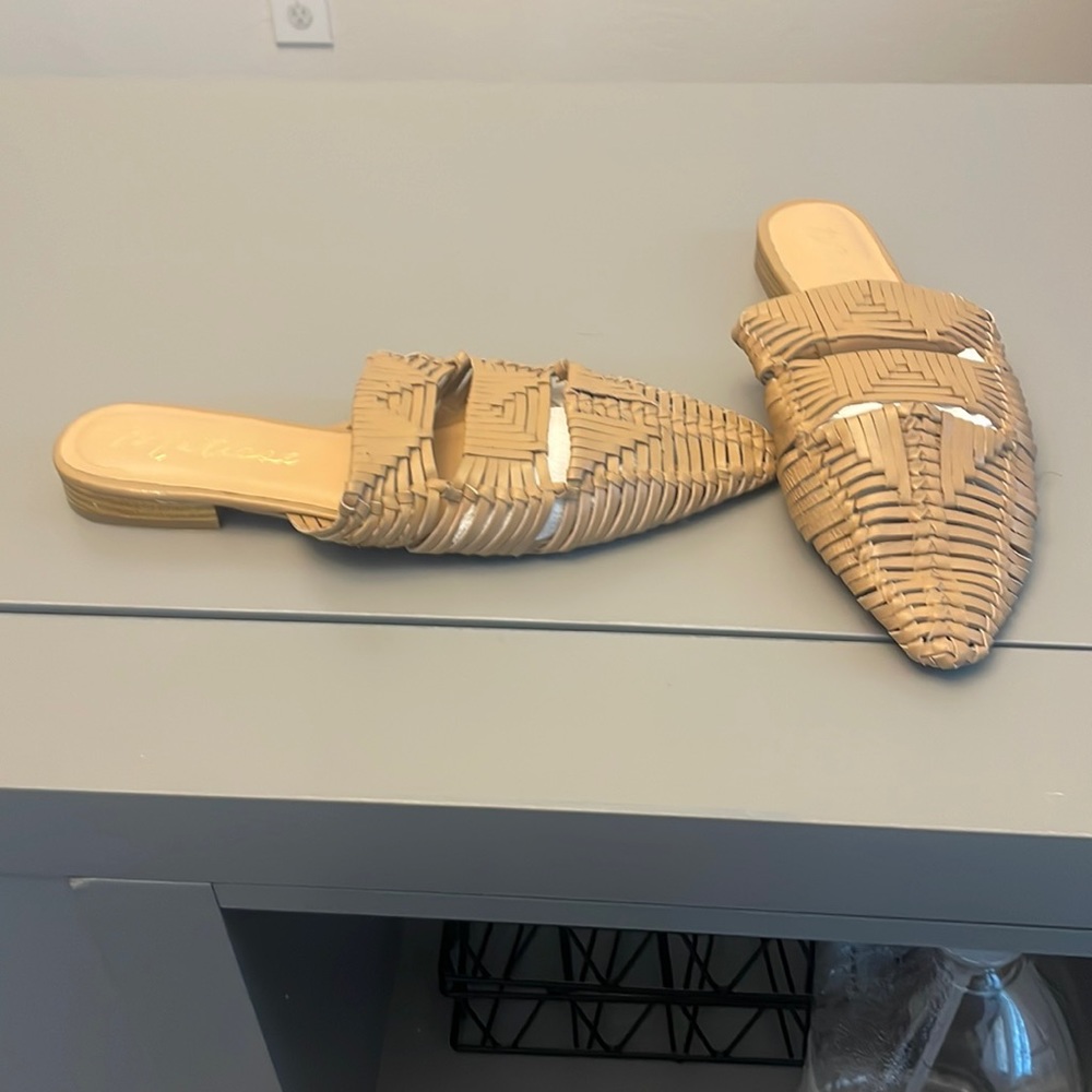 Matisse East End Woven Pointed Toe Mule size 9 excellent used condition